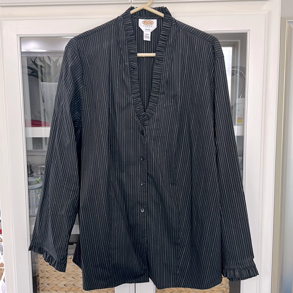 Ruffle Neck - Silver shimmer Blouse